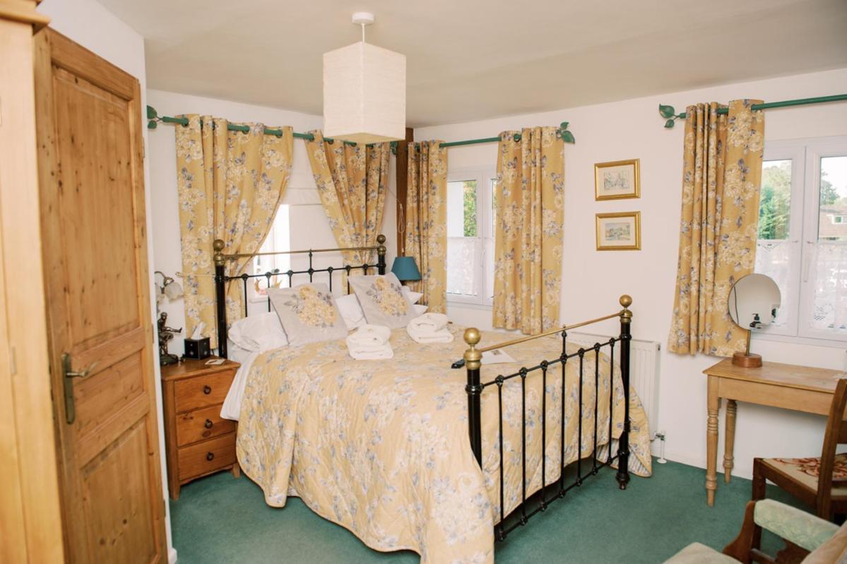 4 Lyndhurst Rd Brockenhurst Extérieur photo