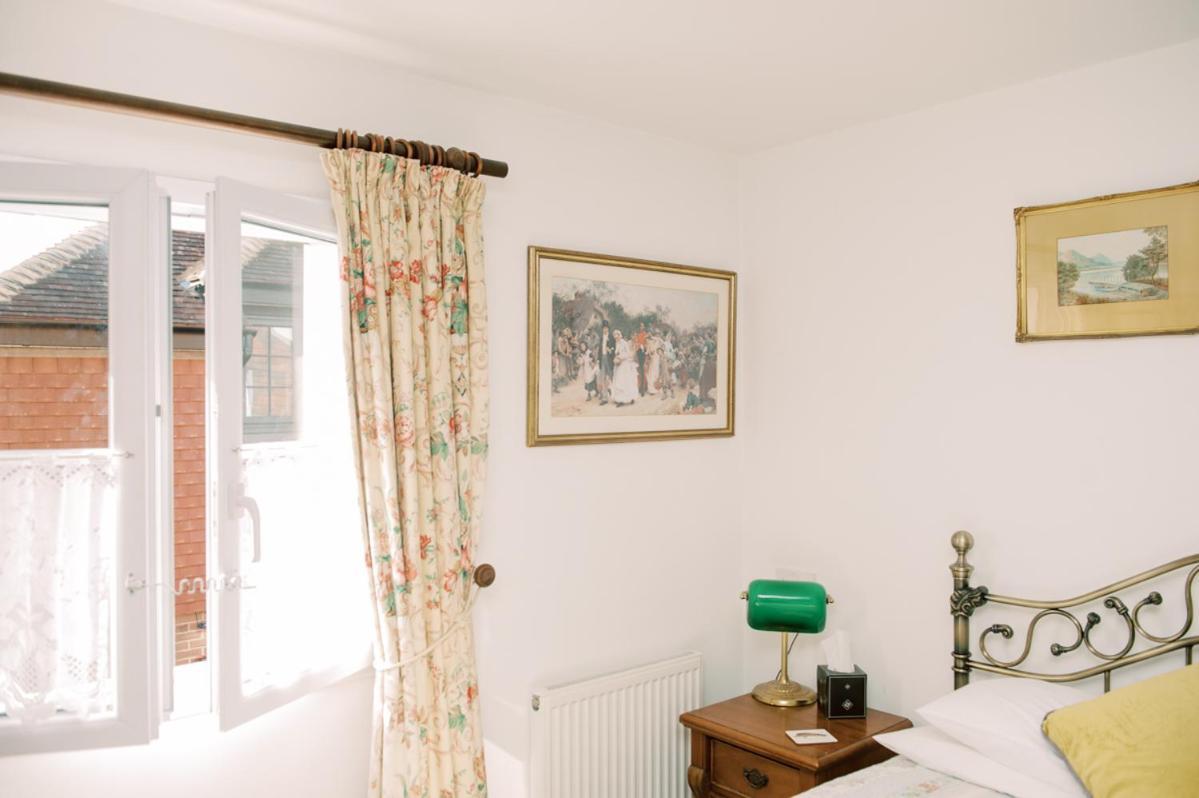 4 Lyndhurst Rd Brockenhurst Extérieur photo