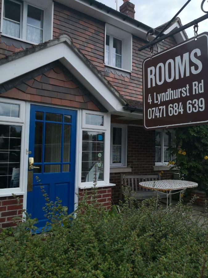 4 Lyndhurst Rd Brockenhurst Extérieur photo